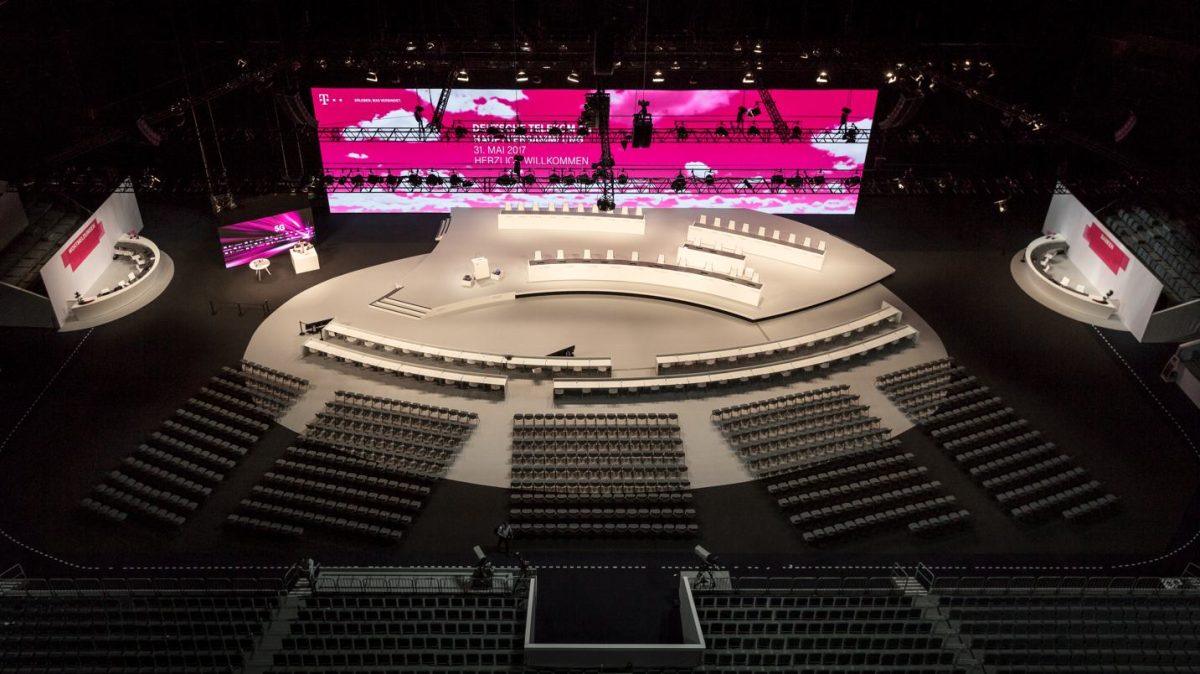 Deutsche Telekom HV 2017 podium