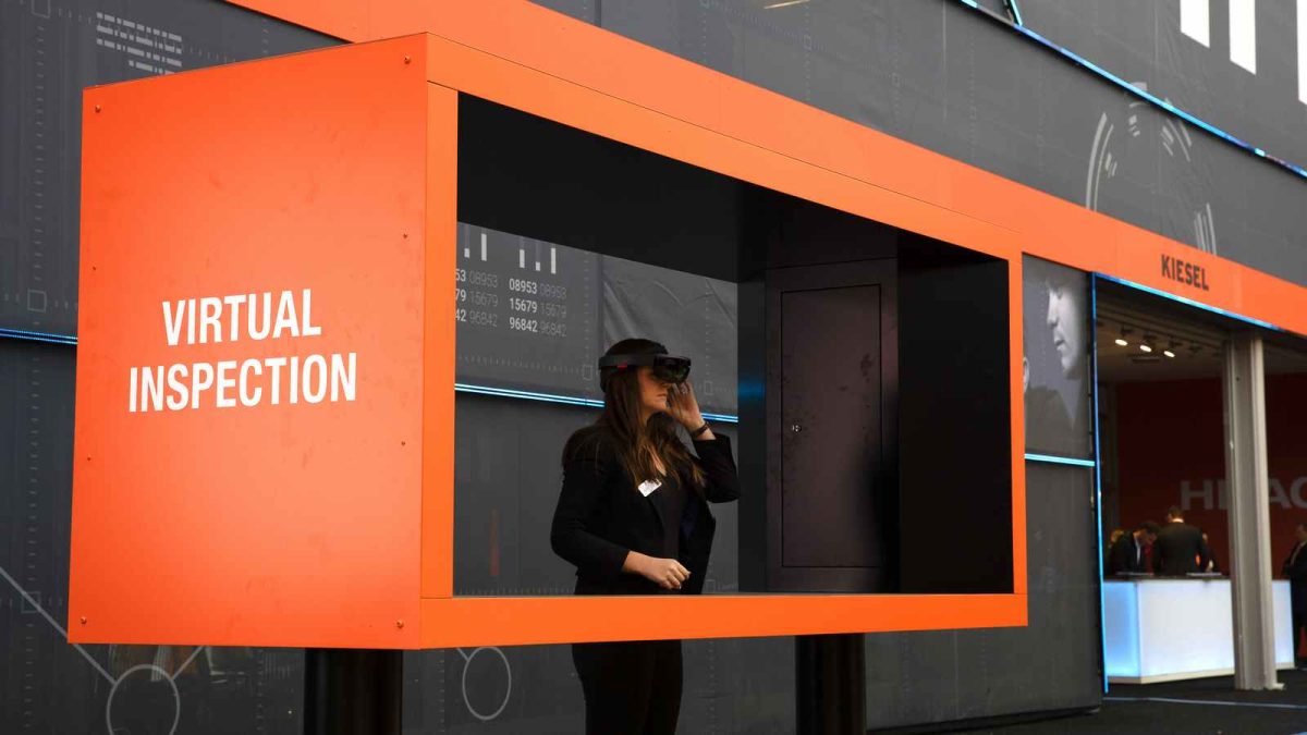Hitachi at Bauma 2019 Hololens
