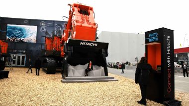 Hitachi at Bauma 2019 Fotokabine