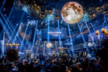 Lichtshow mit LED-Sphäre für Geschäftsessen