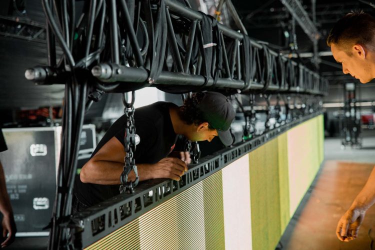 Installer un grand écran LED