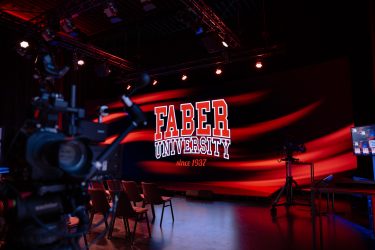 Faber University audiovisueel kennis evenement groot LED scherm