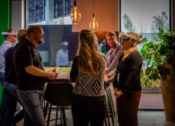 Faber University audiovisueel kennisevenement, demo met VR-bril