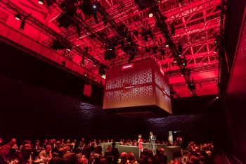 Video, audio en licht bij corporate evenement.