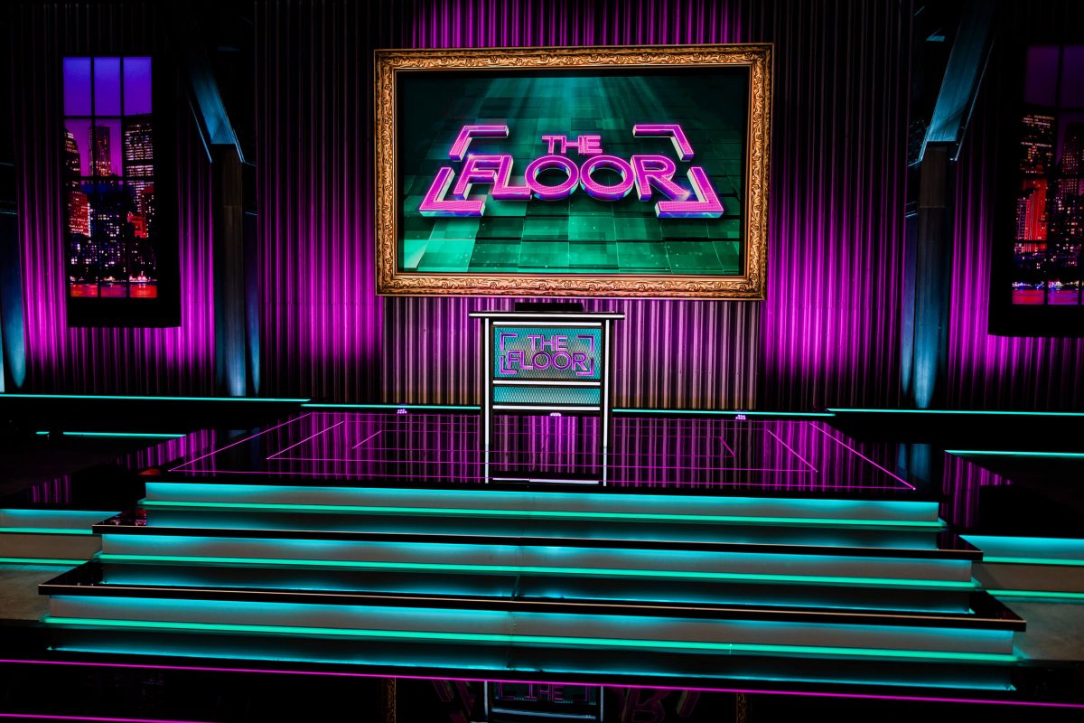 The Floor studio met LED-vloer en diverse displays