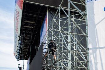 Opbouw podium Bevrijdingsfestival Zwolle 2023