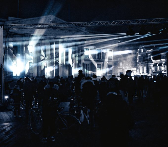 Licht projectie op Paleis van Justitie in Leeuwarden