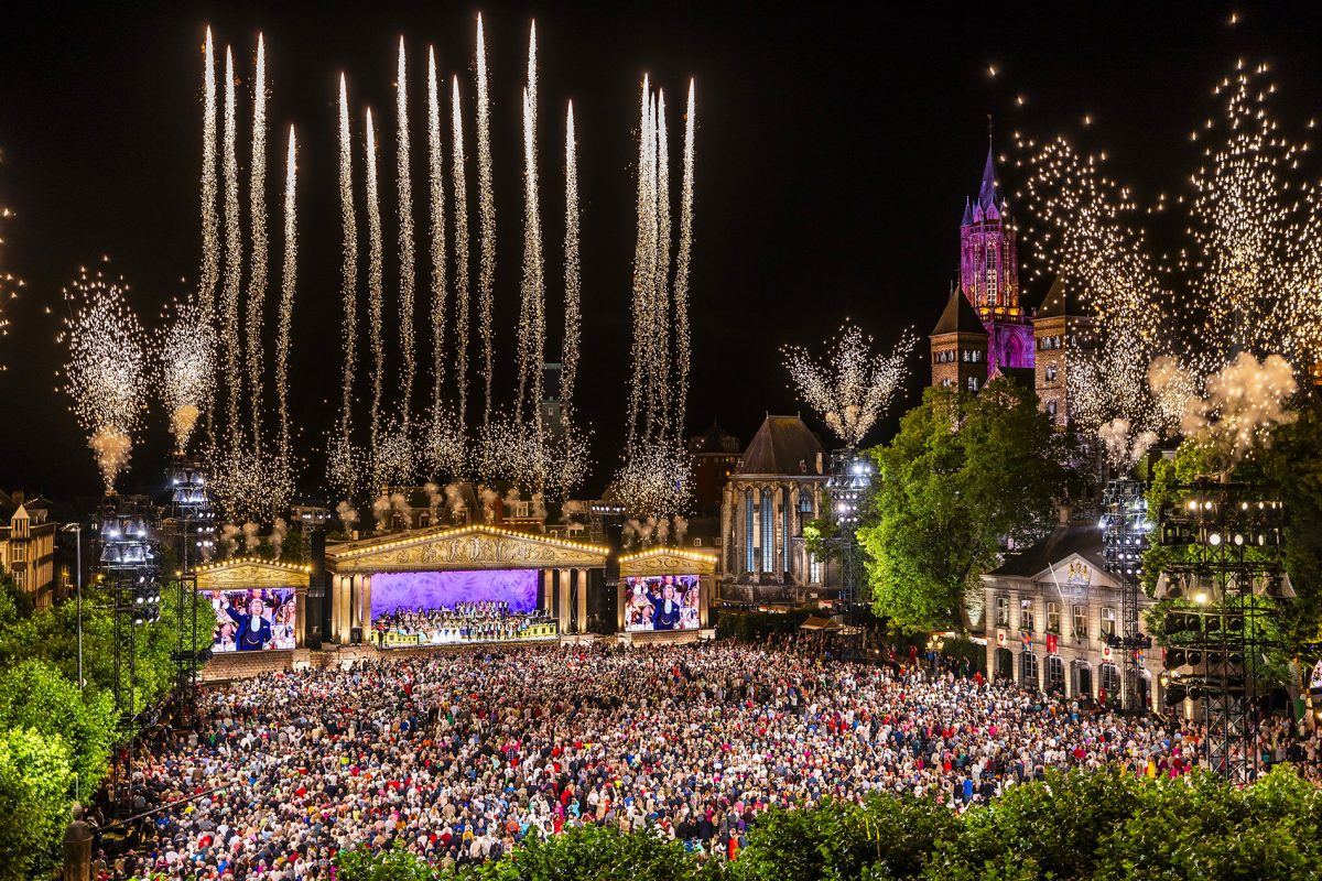 Grote LED-schermen voor Vrijthofconcerten André Rieu
