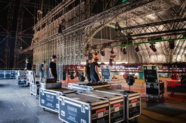 Opbouw van Lowlands podium