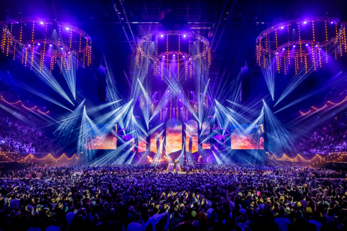 Holland zingt Hazes New Pixeldrop product