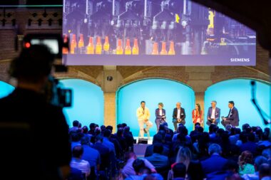 Recording keynote conference