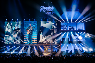 Nick Schilder performing at Chantals Pyjama Party 2023