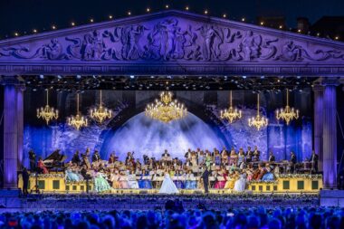 The Andre Rieu stagedesign 2024, with a curved LED backdrop
