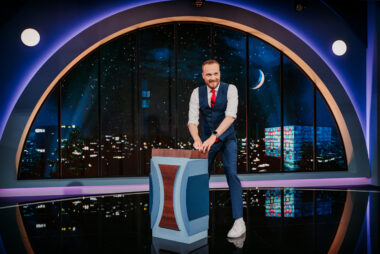 LED-backdrop for broadcast